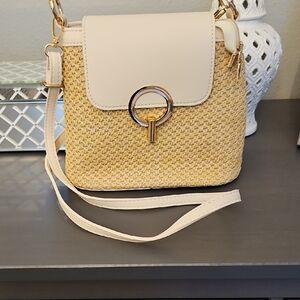 Elegant Cream and Tan Women’s Bag